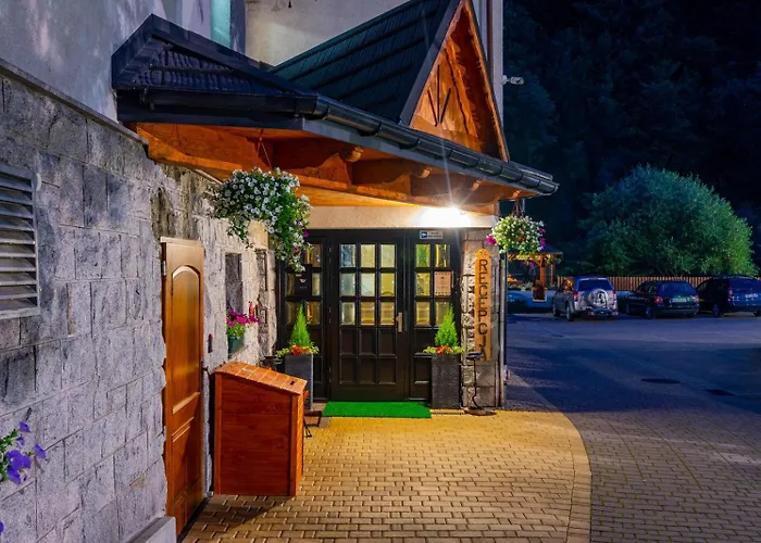 Gromada בית הארחה פורונין